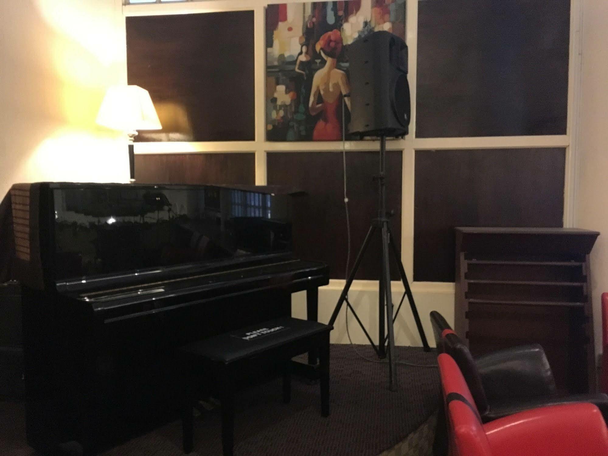 Ac Hotel By Marriott Ипох Екстериор снимка